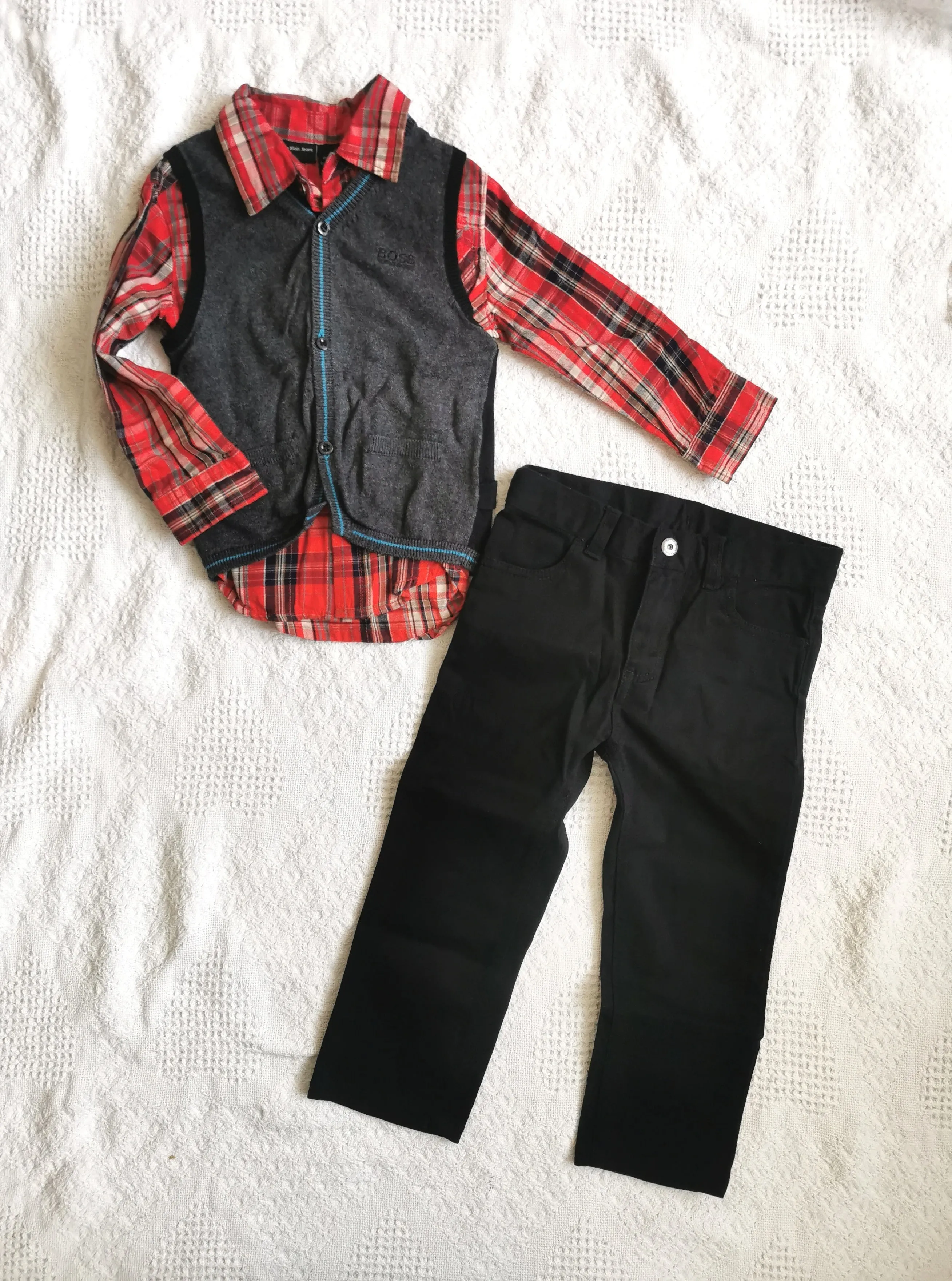 BOY SIZE 3 YEARS - HUGO BOSS / CALVIN KLEIN, 3 Piece Mix N Match Outfit EUC B24
