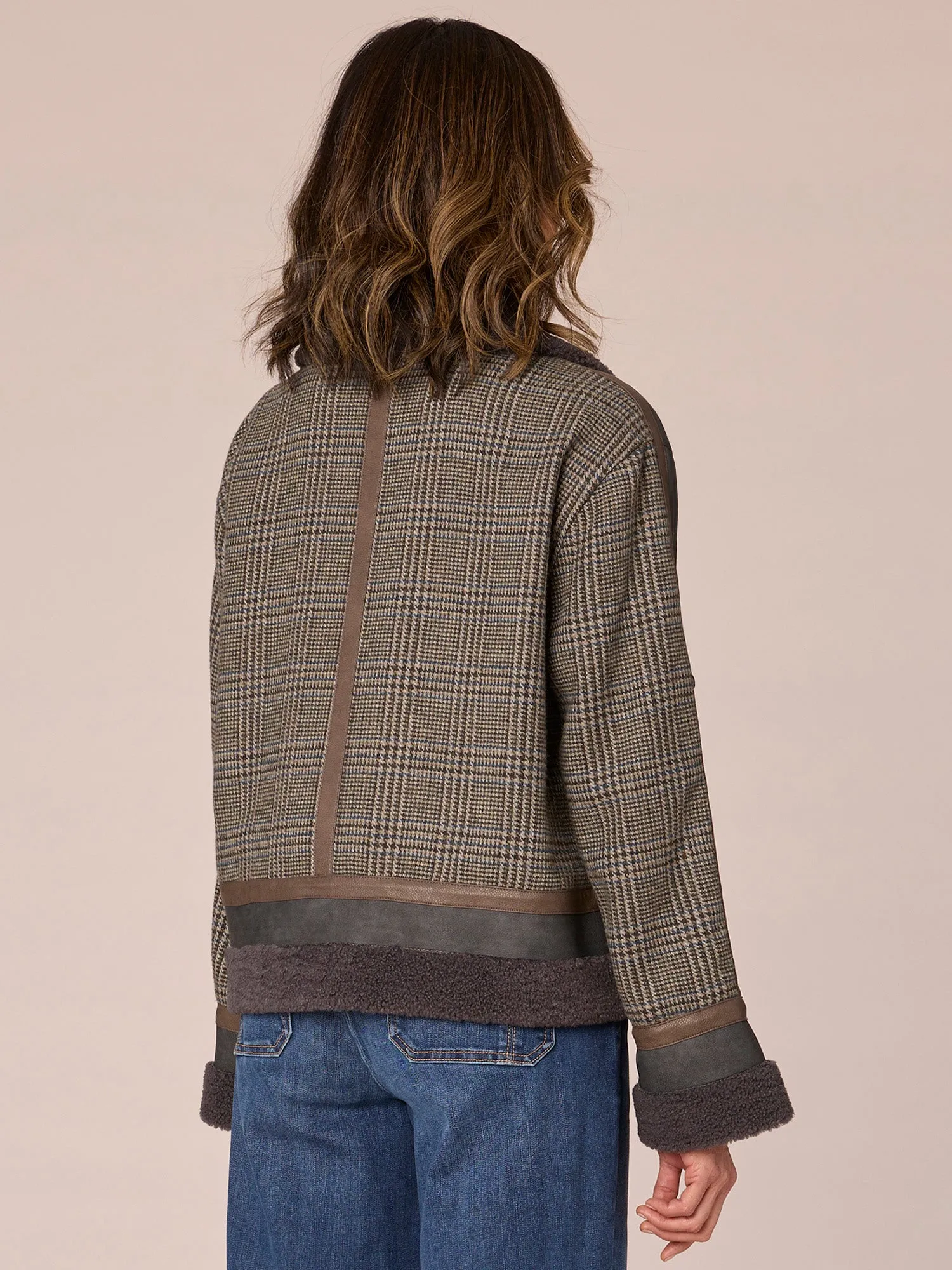 Long Sleeve Zip Front Wide Collar Jacket with Sherpa Lining
