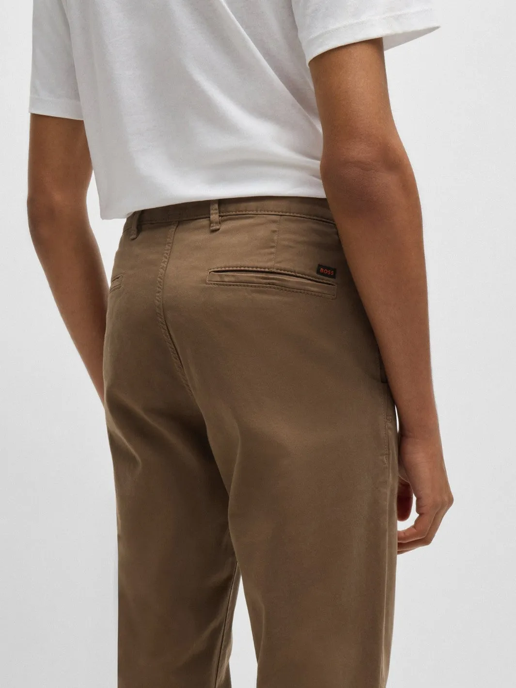 SLIM-FIT CHINOS IN STRETCH COTTON Brun