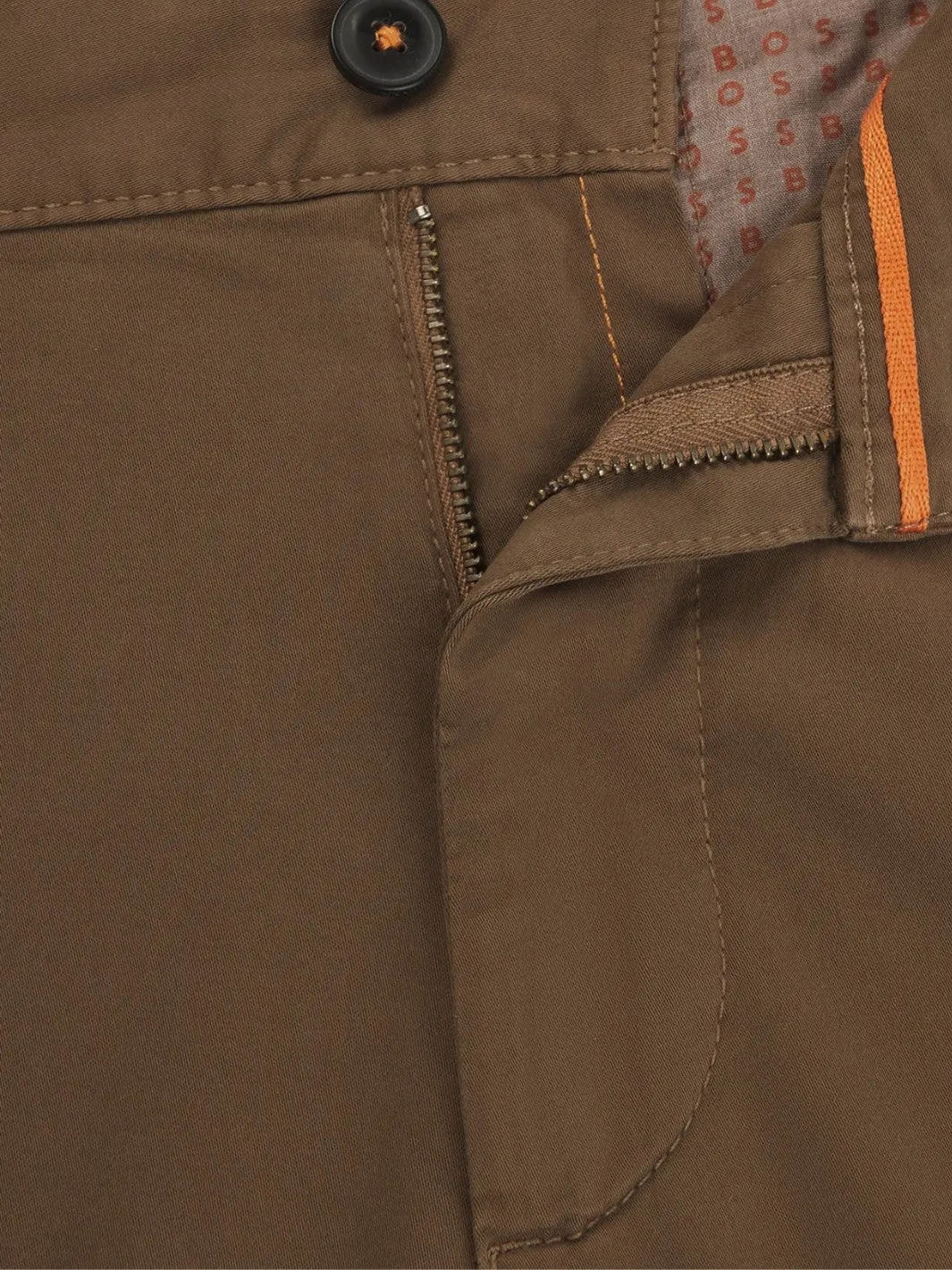 SLIM-FIT CHINOS IN STRETCH COTTON Brun