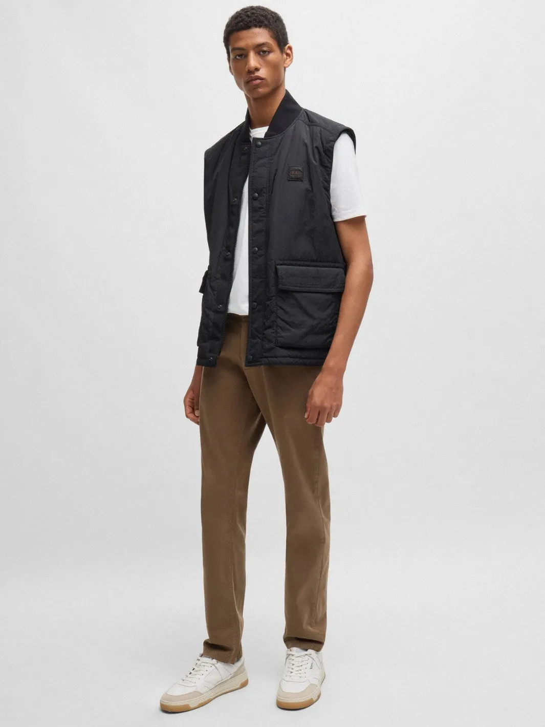 SLIM-FIT CHINOS IN STRETCH COTTON Brun