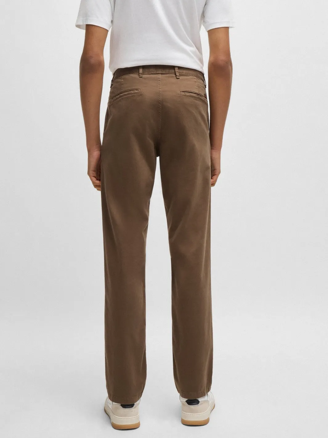 SLIM-FIT CHINOS IN STRETCH COTTON Brun